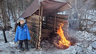 Bushcraft Survival Shelter  No Tent No Sleeping Bag Winter Camping [upl. by Ived553]